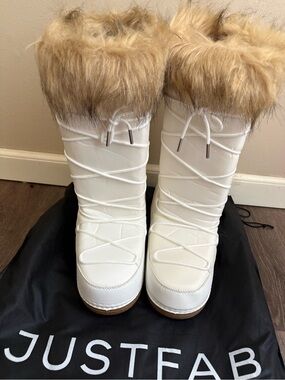 JustFab White Faux Fur Trim Winter Snow Boots